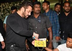 Salman Khan cuts birthday cake in style