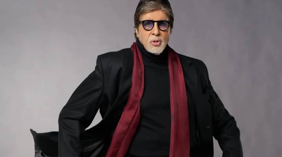 Amitabh Bachchan Takes Break From Social Media as Doctors Advise Strict Rest